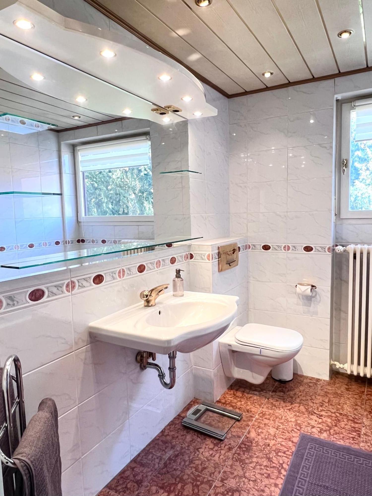 Privates Ferienhaus Mit Pool & Whirlpool Zentral In Бад-Дюркхайм Экстерьер фото