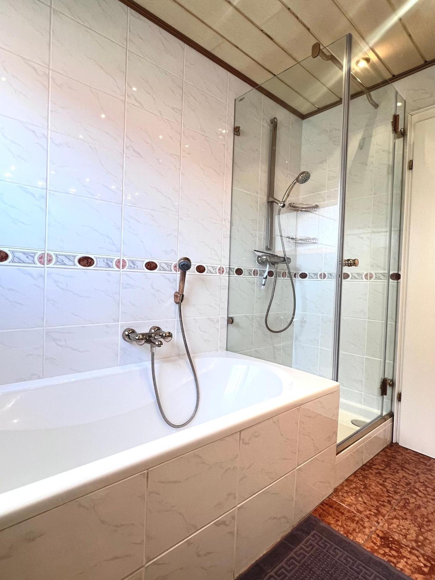 Privates Ferienhaus Mit Pool & Whirlpool Zentral In Бад-Дюркхайм Экстерьер фото